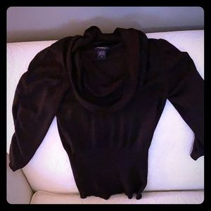 3 quarter sleeve fitted scoop-neck sweater blouse